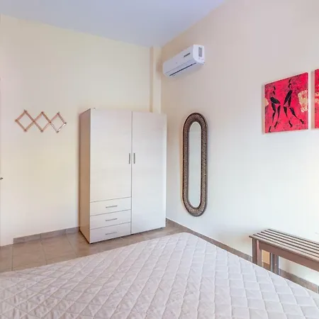 Cosy In Apartment *
